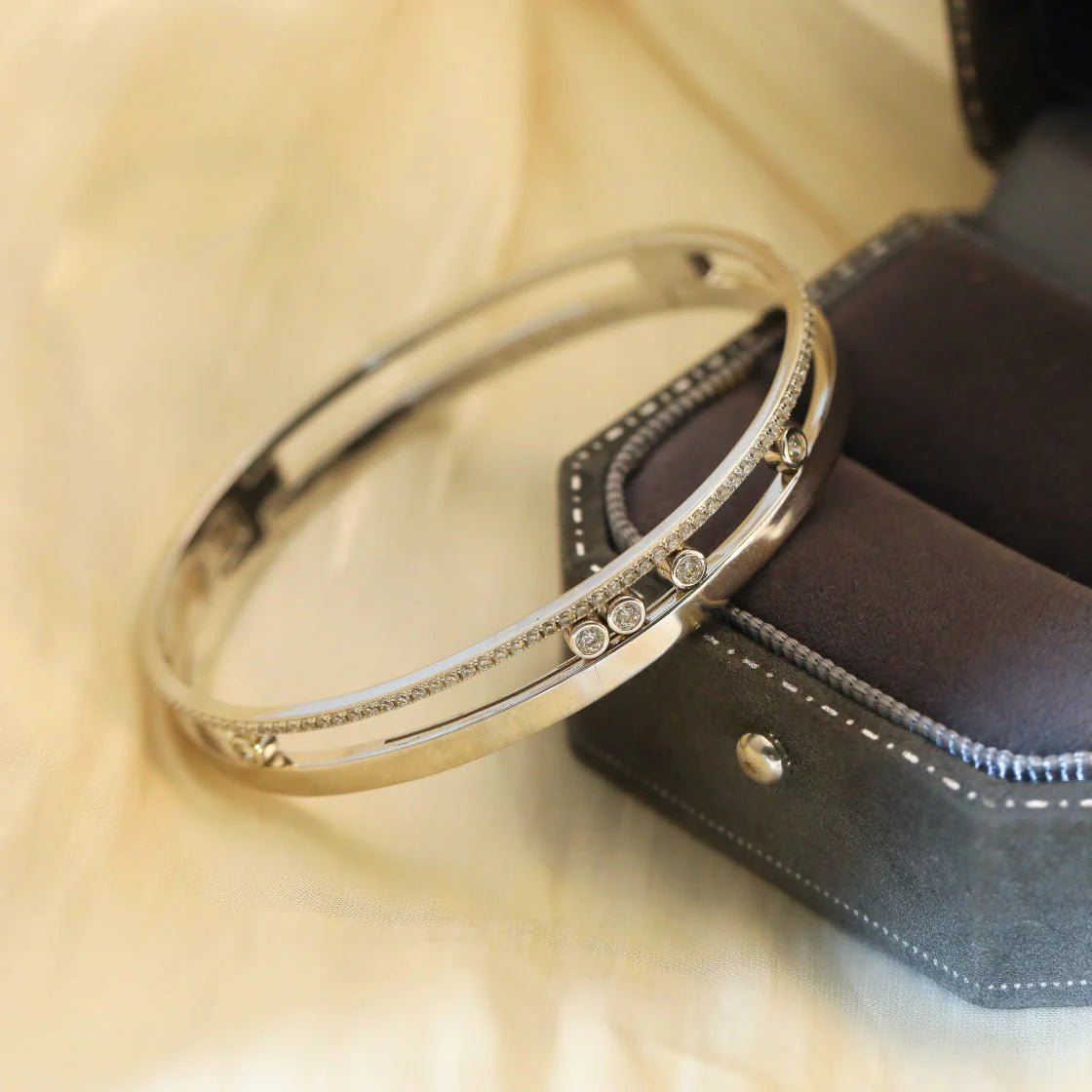 [baslovejewels]Move Romane Diamond Bangle Bracelet
