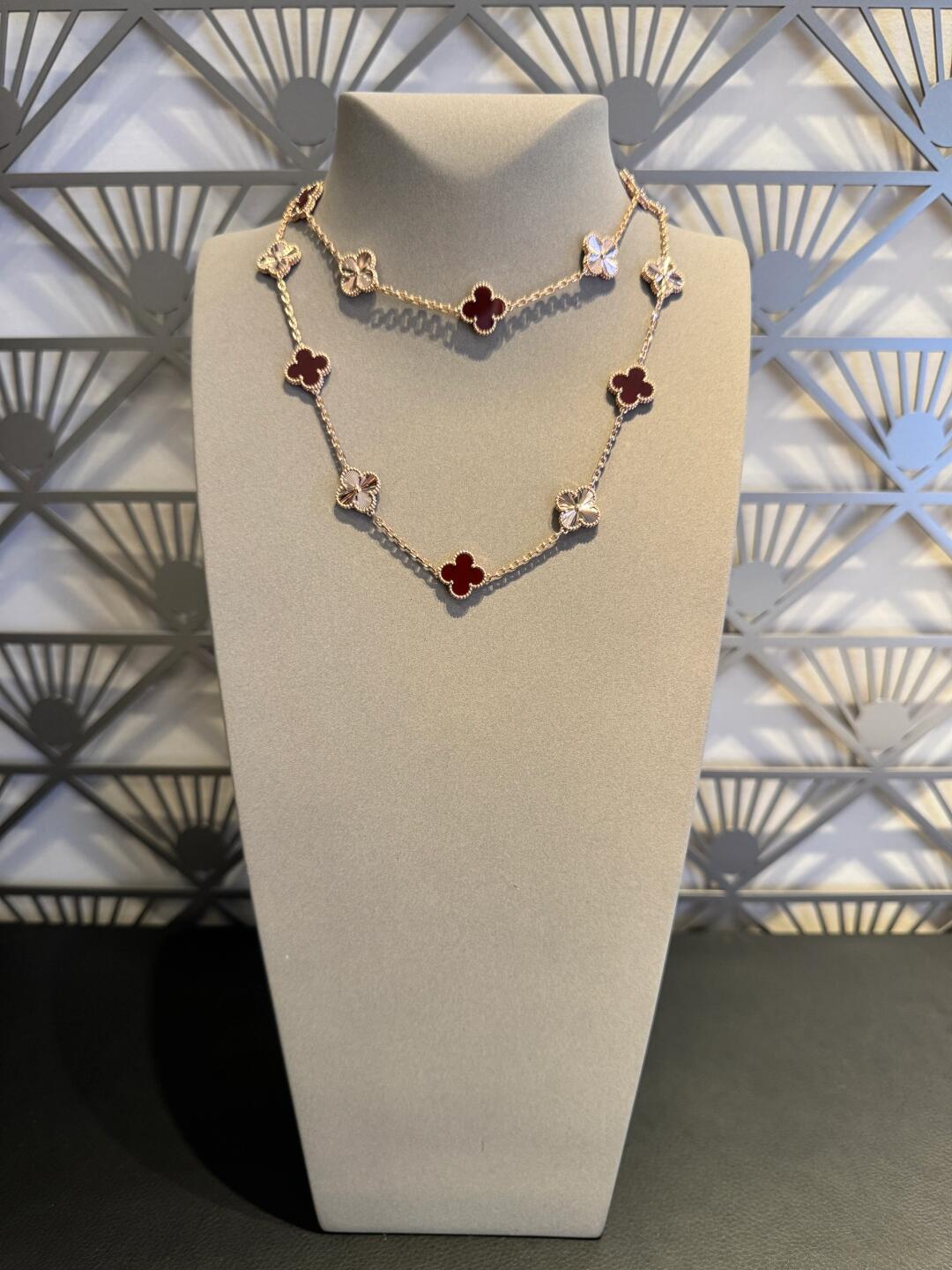 [baslovejewels]CLOVER 20 MOTIFS LASER CARNELIAN NECKLACE