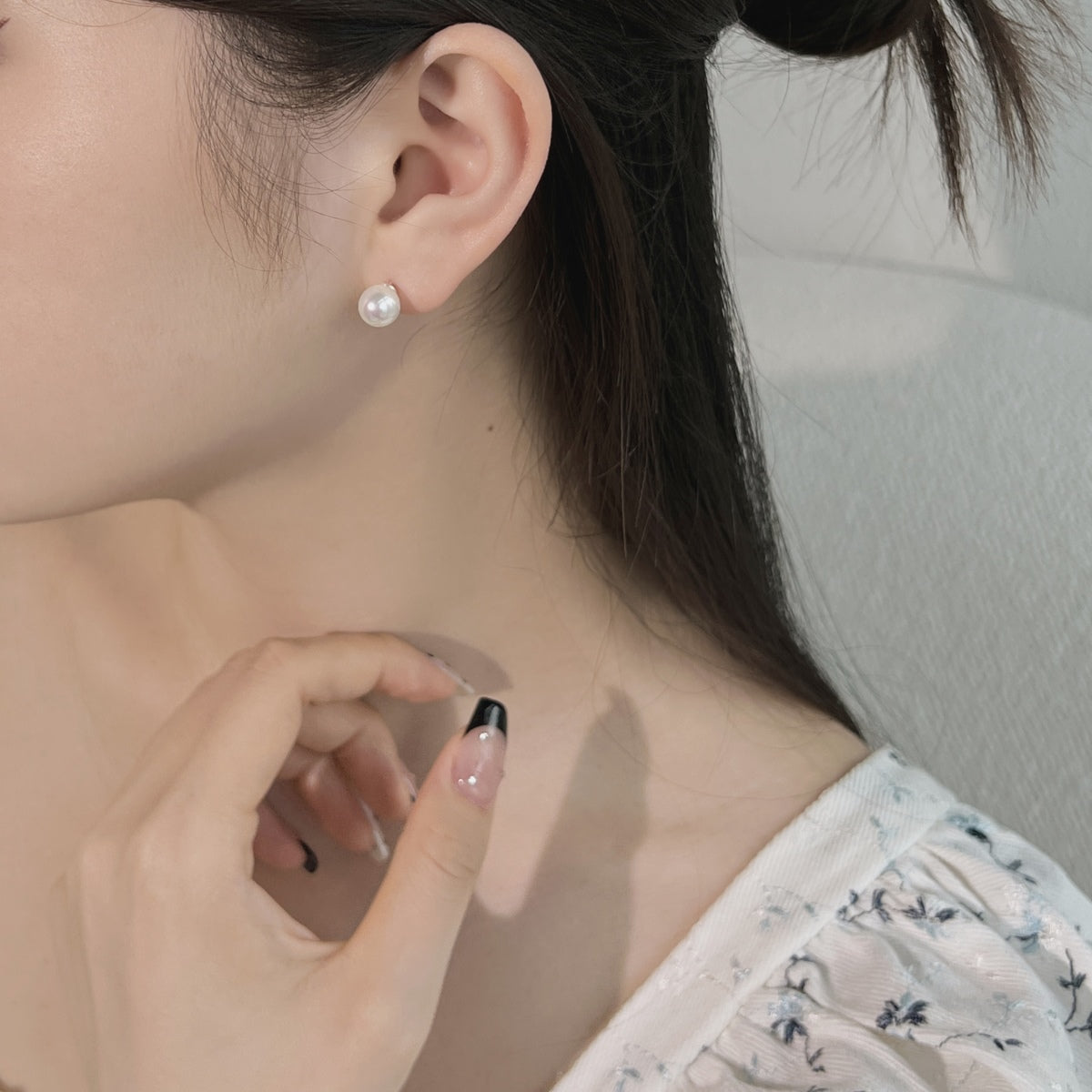 [baslovejewels]Delicate Pearl Earrings