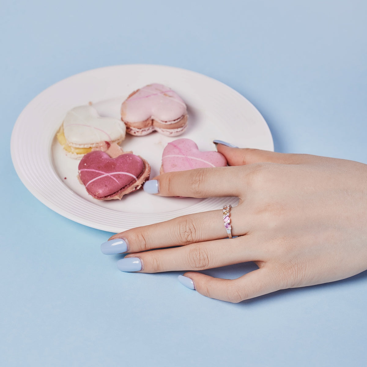 [baslovejewels]Delicate Vibrant Emerald Cut Daily Ring