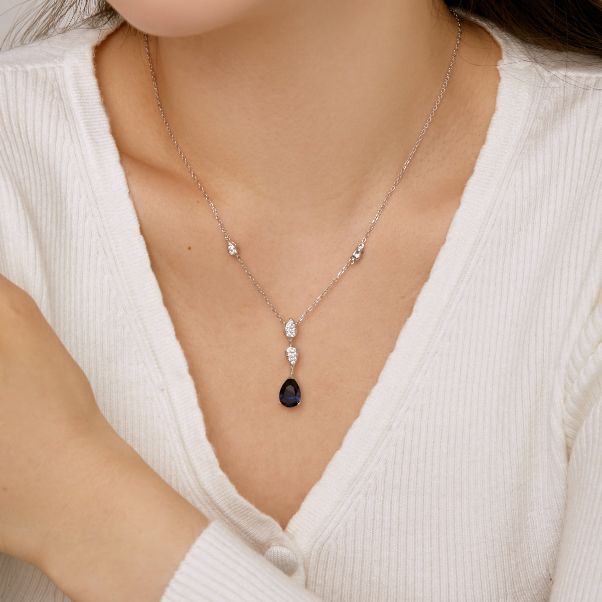 [baslovejewels]Dazzling Pear Cut Necklace
