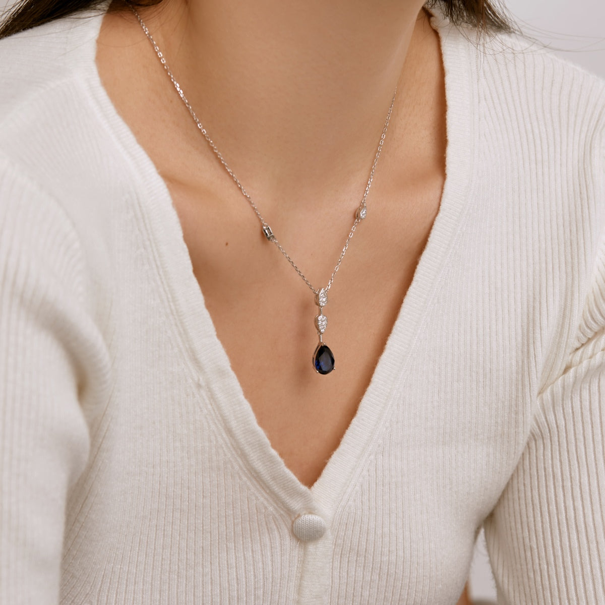 [baslovejewels]Dazzling Pear Cut Necklace