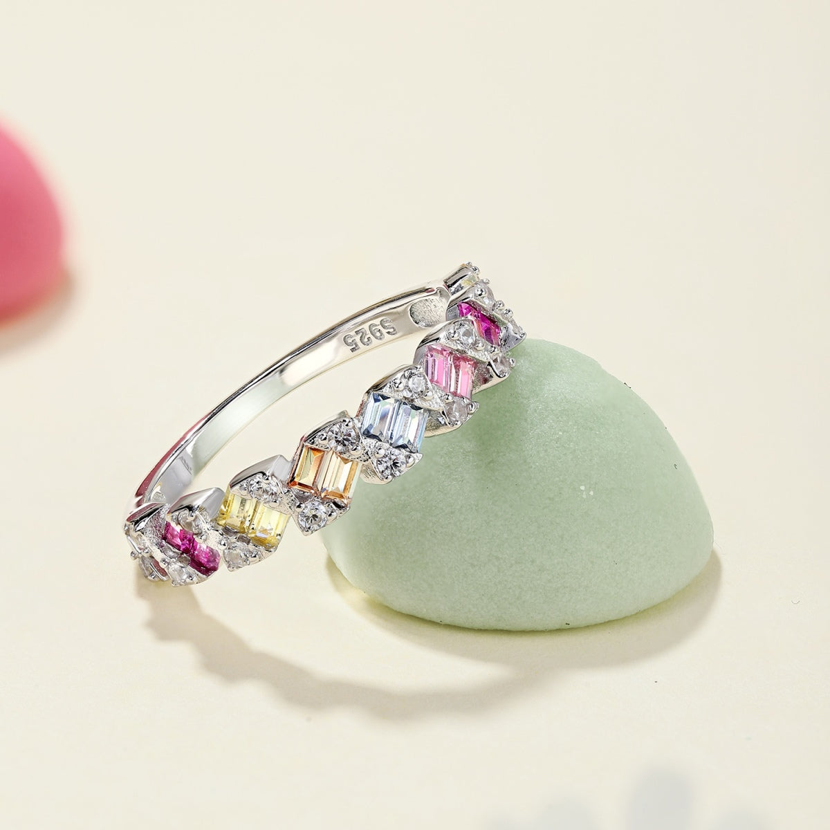 [baslovejewels]Delicate Vibrant Emerald Cut Daily Ring