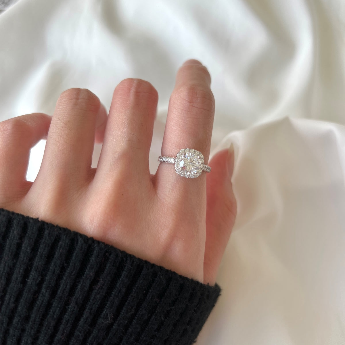 [baslovejewels]Dazzling Resplendent Round Cut Wedding Ring