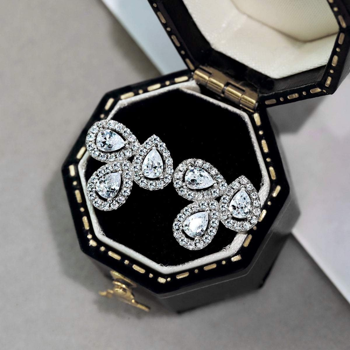 [baslovejewels]Ornate Flower Shape Pear Cut Lover Earrings
