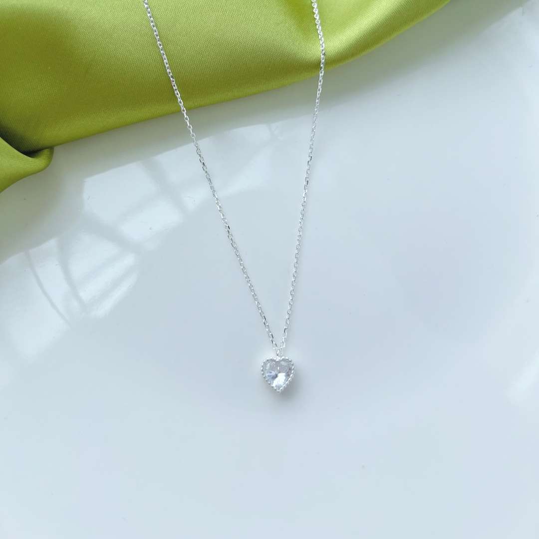 [baslovejewels]Ornate Heart Shape Necklace