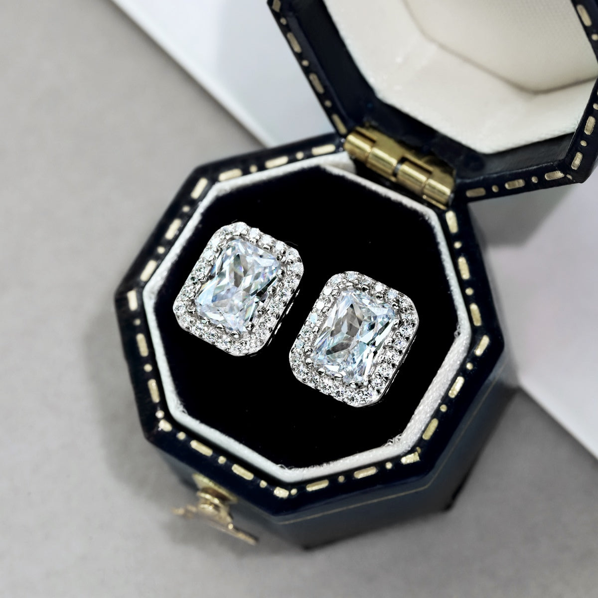 [baslovejewels]1.0 Carat Luxurious Dainty Emerald Cut Daily Earrings