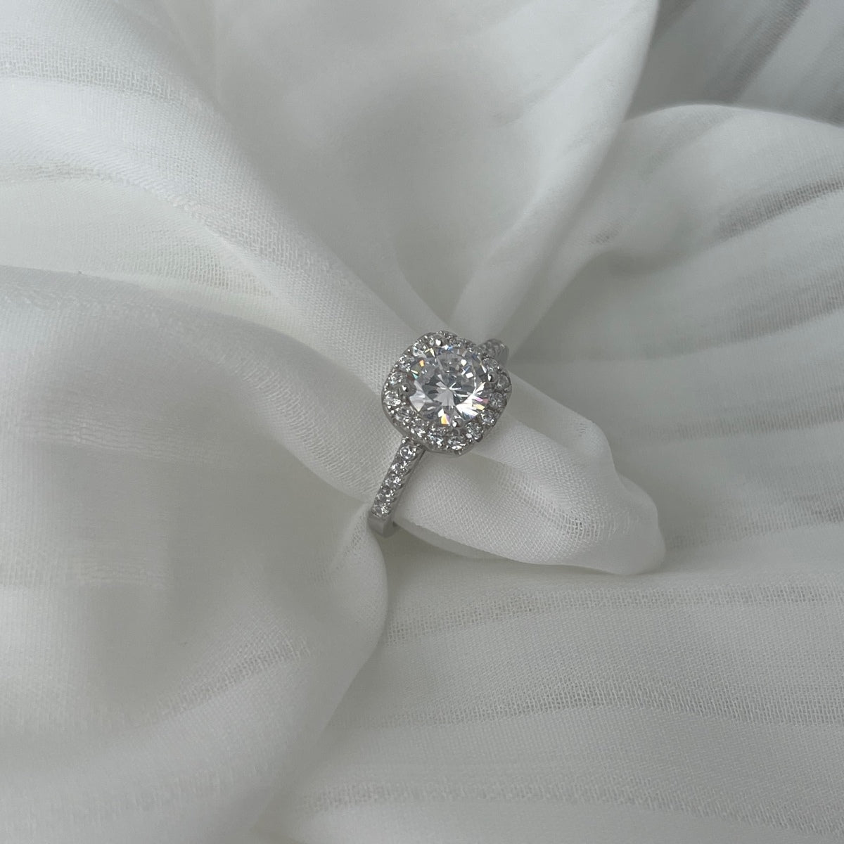[baslovejewels]Dazzling Resplendent Round Cut Wedding Ring