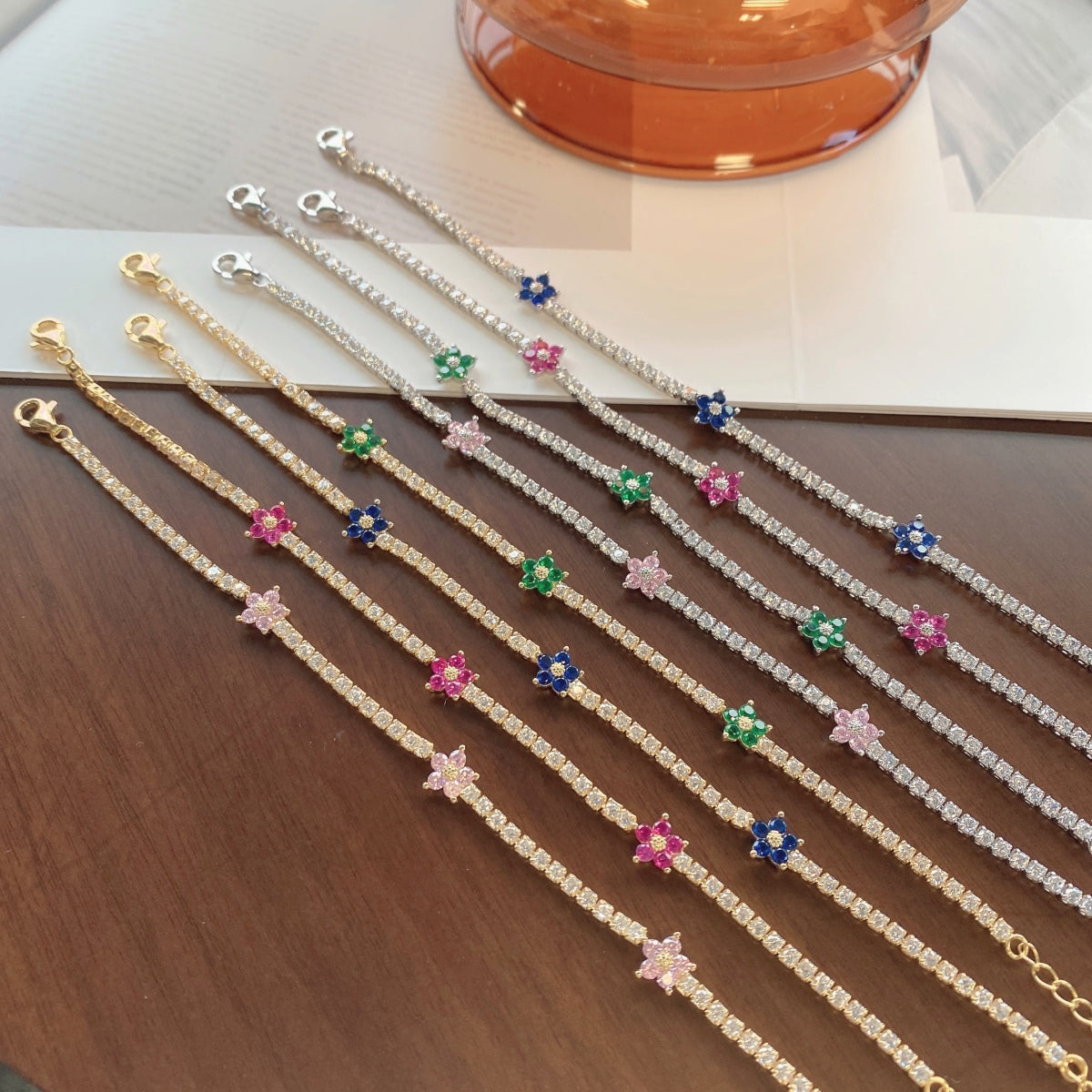 [baslovejewels]Sparkling Flower Shape Tennis Bracelet