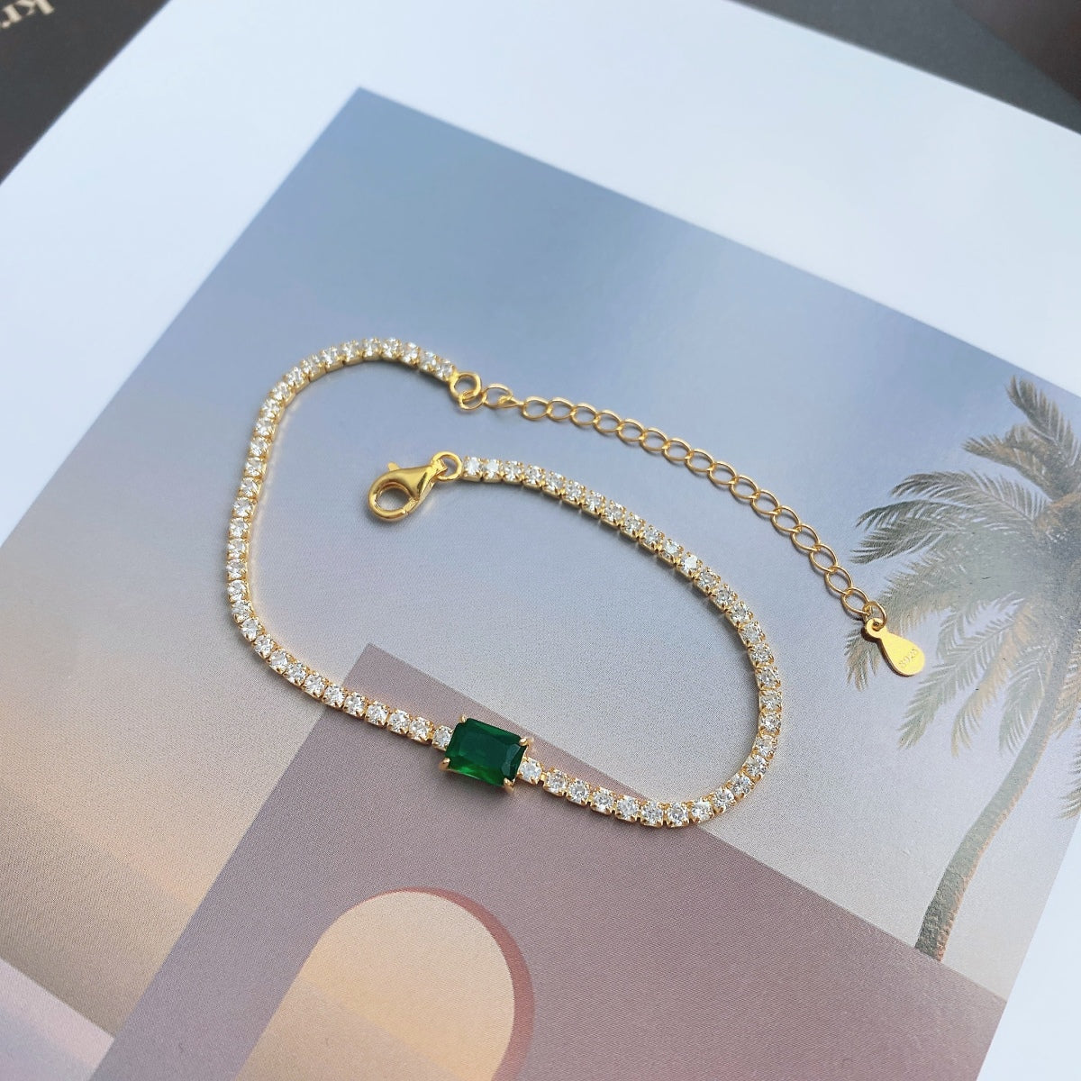 [baslovejewels]1.0 Carat Unique Emerald Cut Banquet Bracelet