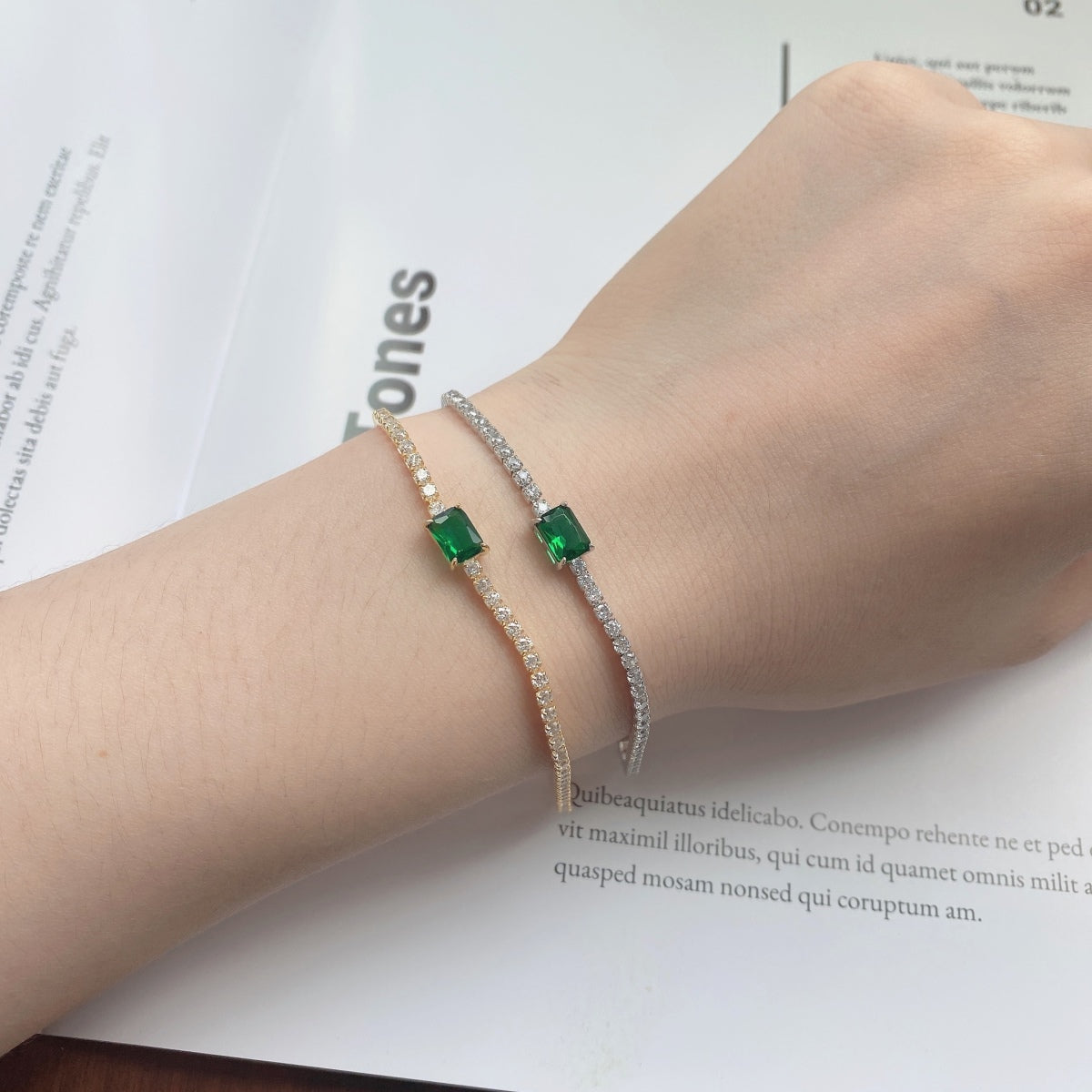 [baslovejewels]1.0 Carat Unique Emerald Cut Banquet Bracelet