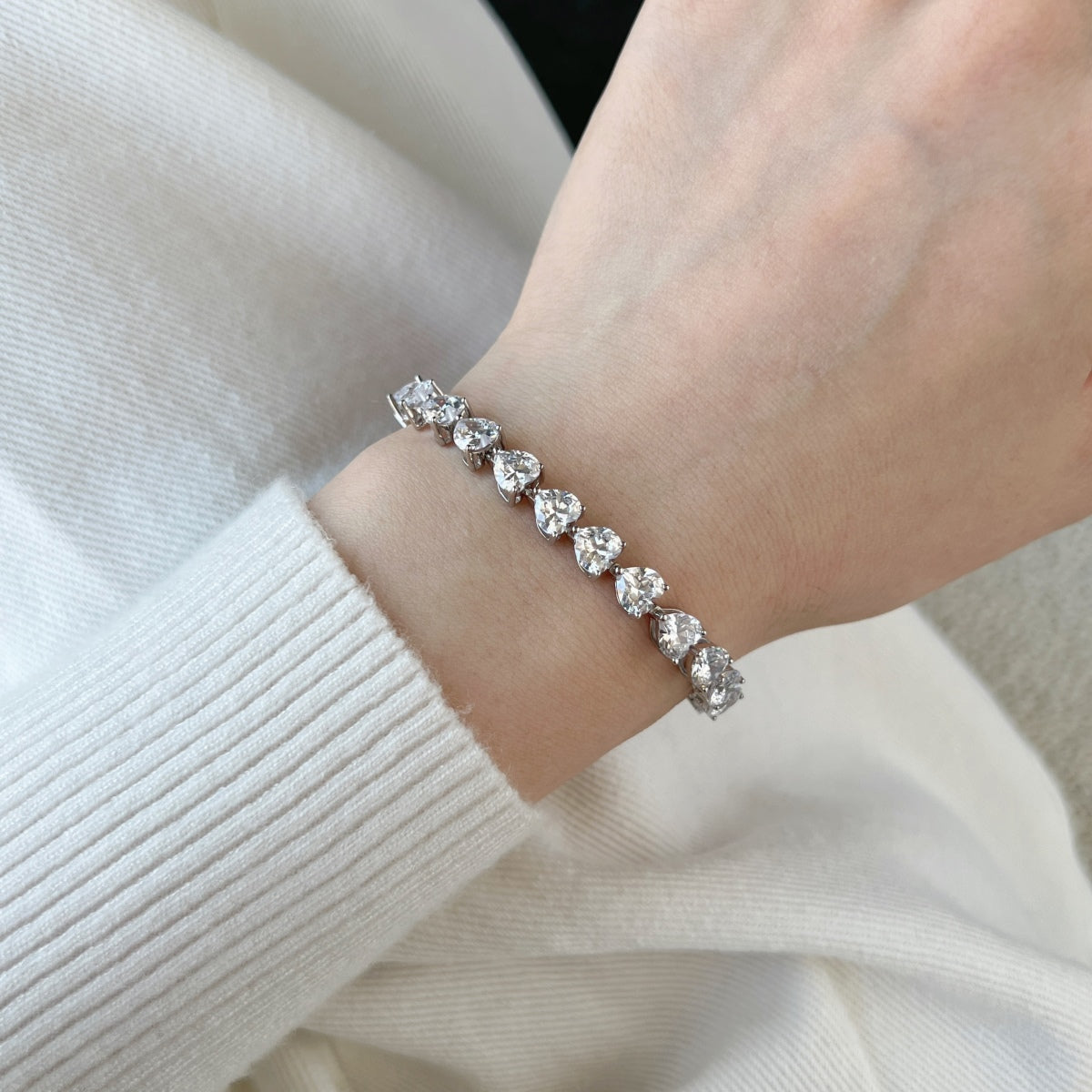 [baslovejewels]0.75 Carat Elegant Romantic Heart Shape Lover Bracelet