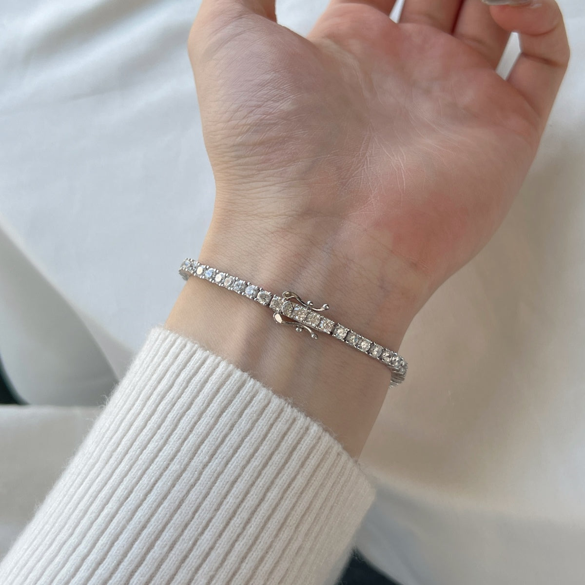 [baslovejewels]Dainty Charming Round Cut Tennis Bracelet