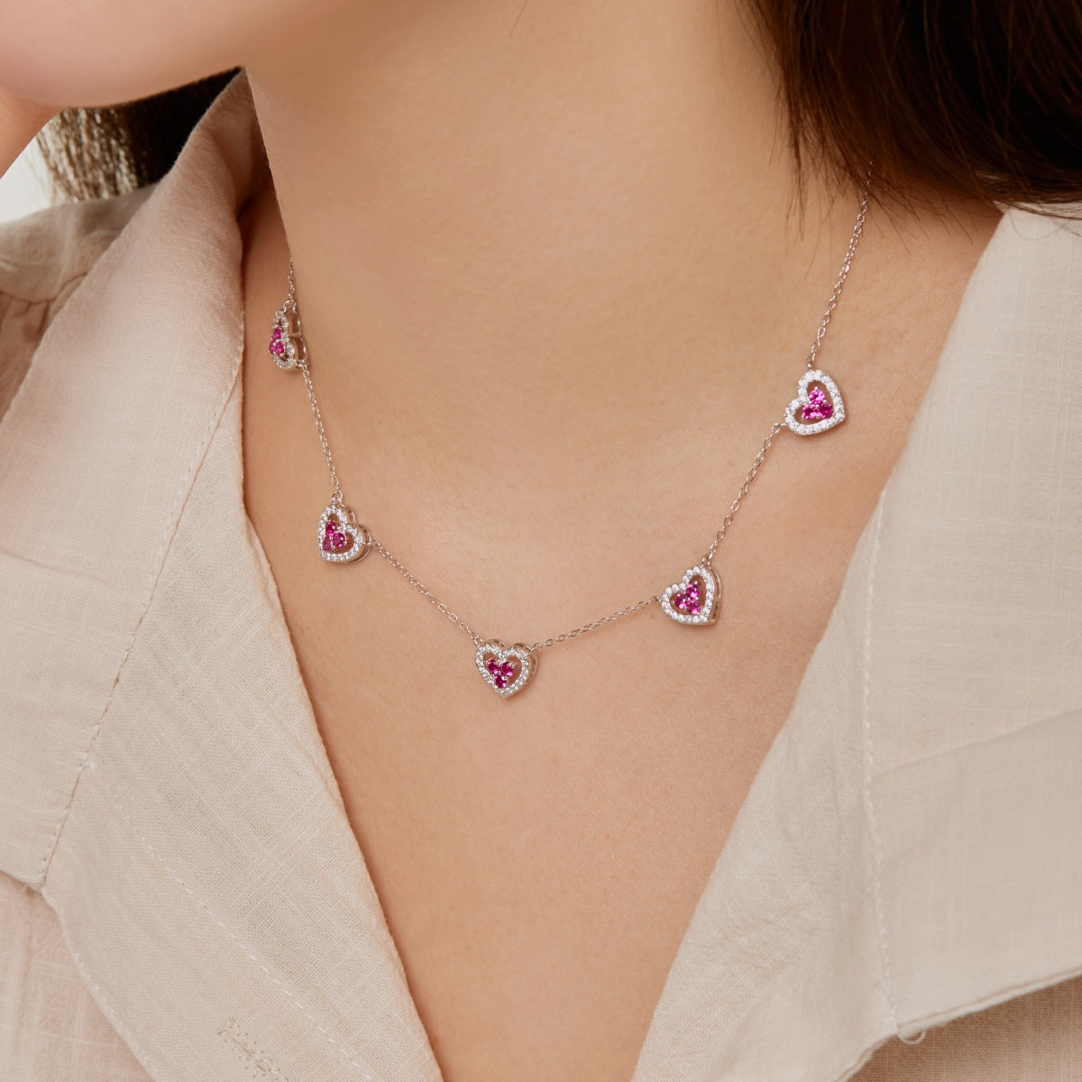 [baslovejewels]Sparkling Five Heart Necklace