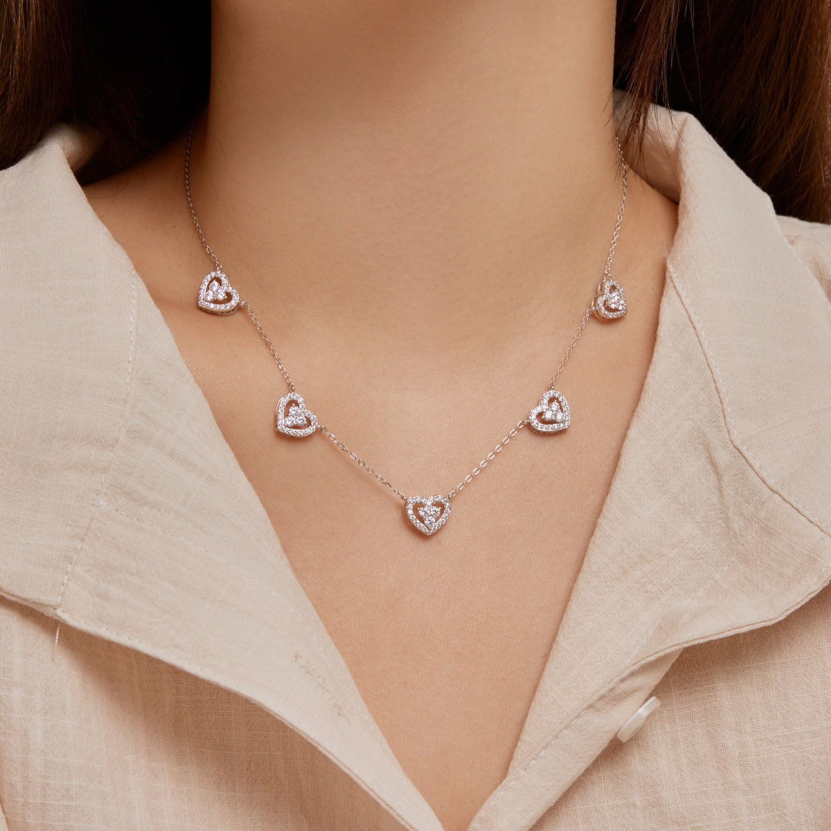 [baslovejewels]Sparkling Five Heart Necklace