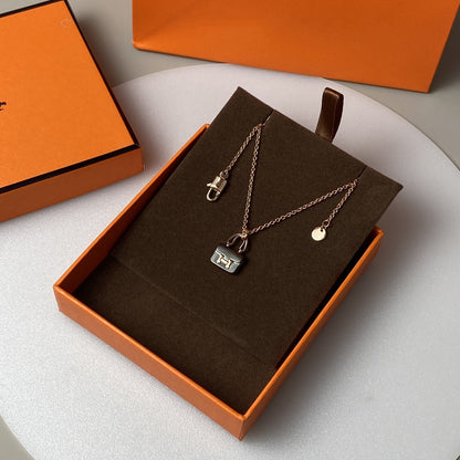 [baslovejewels]CONSTANCE BLACK PEDANT PINK GOLD NECKLACE