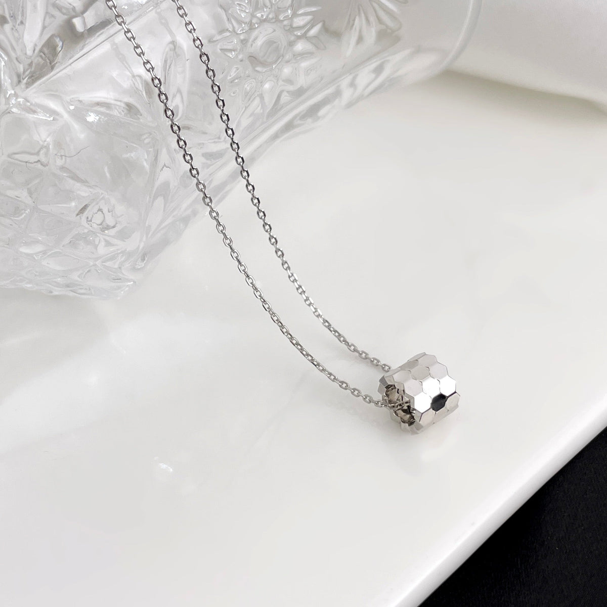 [baslovejewels]BEE MINI NECKLACE