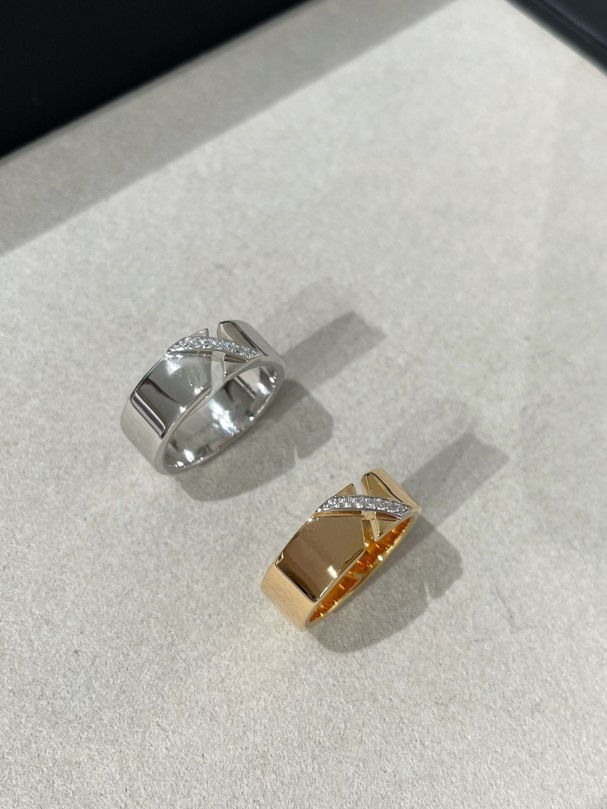 [baslovejewels]LIENS EVIDENCE DIAOMOND RING