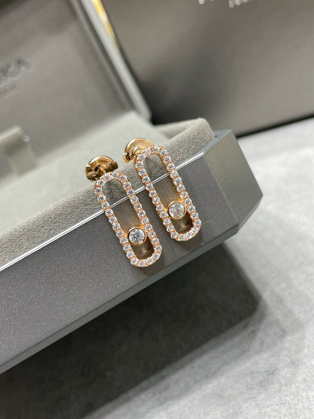 [baslovejewels]MOVE UNO STUD DIAMOND PAVED EARRINGS