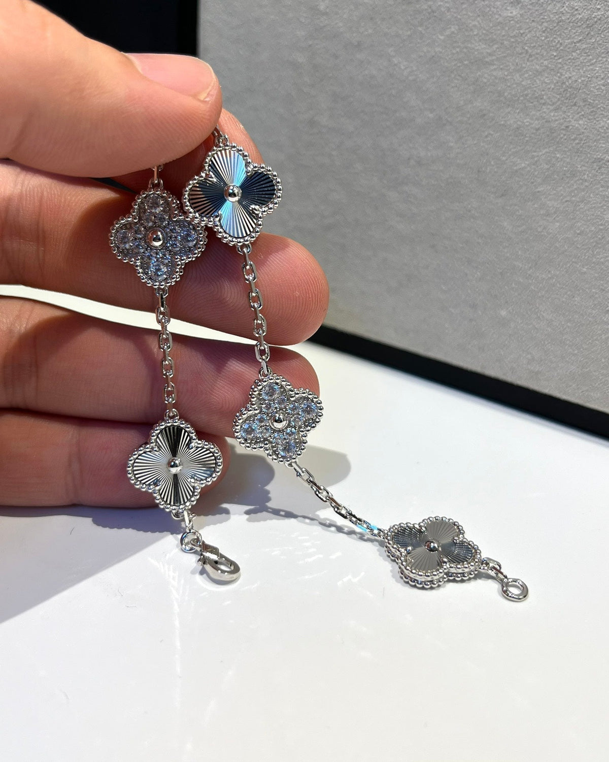 [baslovejewels]CLOVER 5 MOTIF SILVER DIAMOND BRACELET