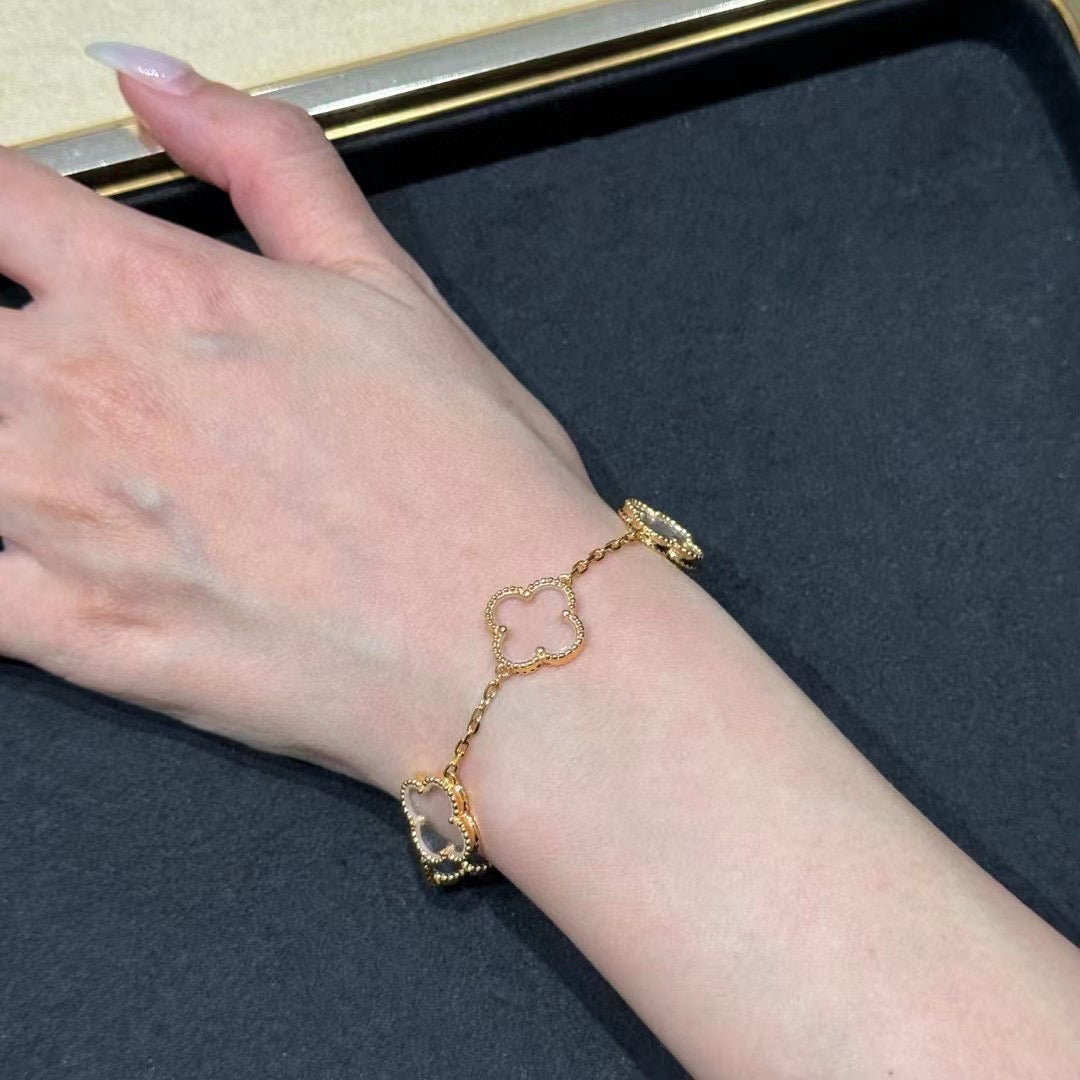 [baslovejewels]CLOVER 5 MOTIF ROCK CRYSTAL PINK GOLD BRACELET