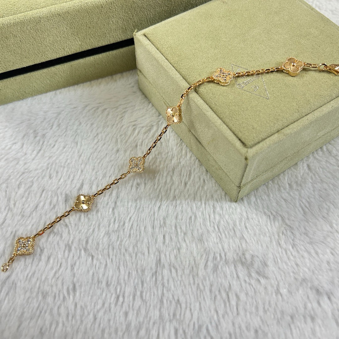 [baslovejewels]CLOVER 6 MOTIF DIAMOND LASER BRACELET