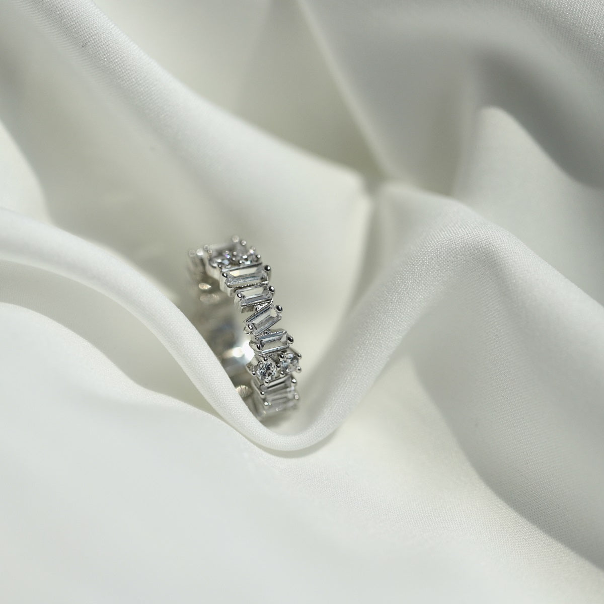 [baslovejewels]Delicate Multi Shape Tennis Ring
