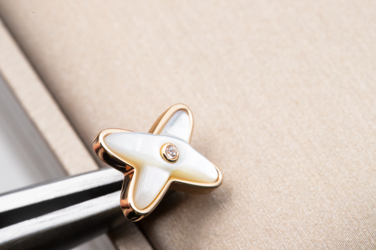 [baslovejewels]JEUX DE WHITE MOP PINK GOLD DIAMOND EARRINGS