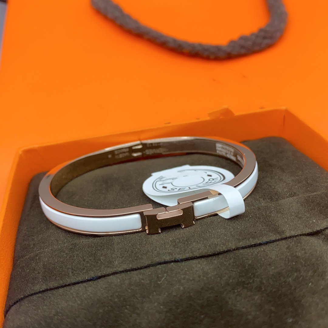 [baslovejewels]CLASSIC HM CLIC WHITE 8MM ENAMEL BRACELET