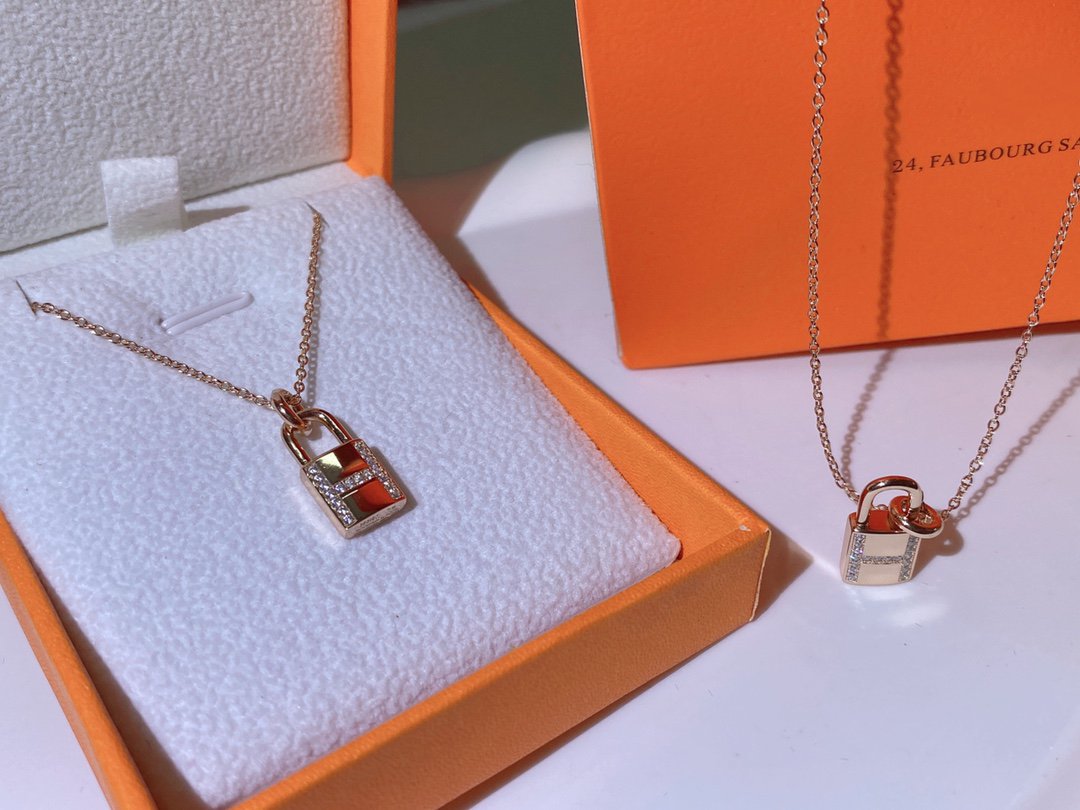 [baslovejewels]HM ADVANCED NICHE LOCK HEAD NECKLACE DIAMONDS