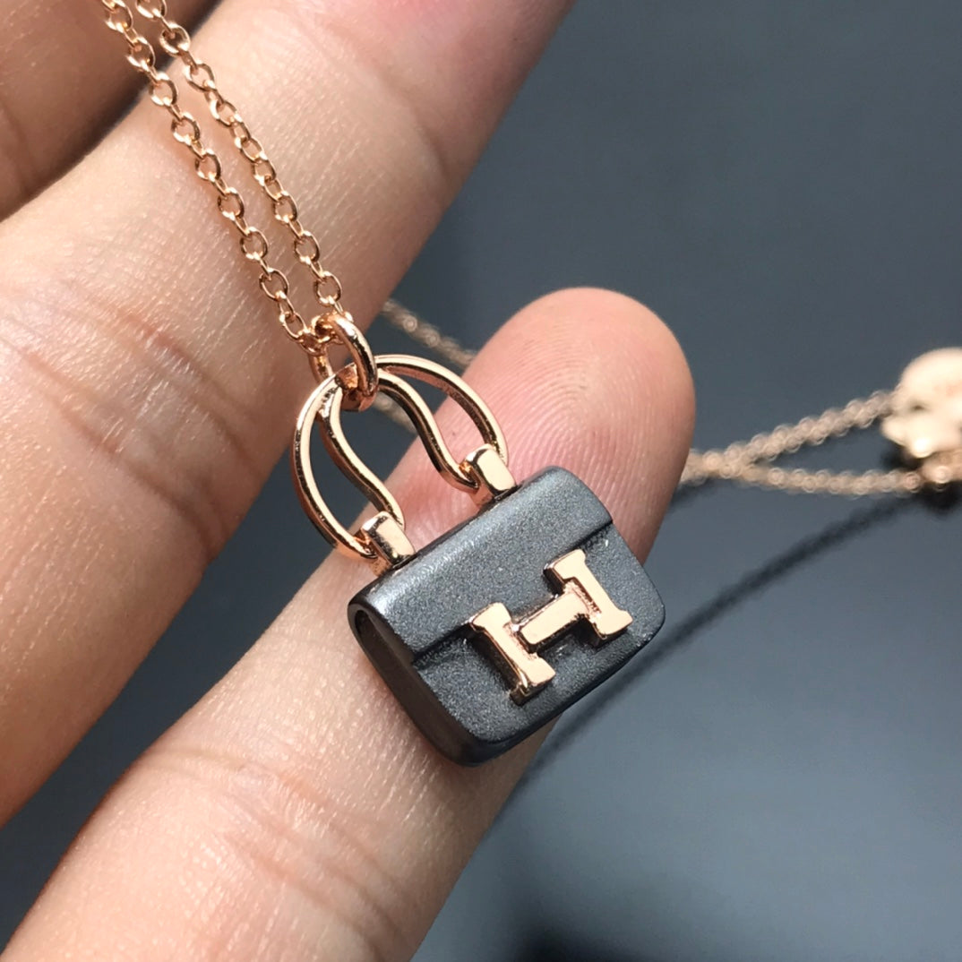 [baslovejewels]WOMEN'S HM AMULETTES CONSTANCE PENDANT NECKLACE