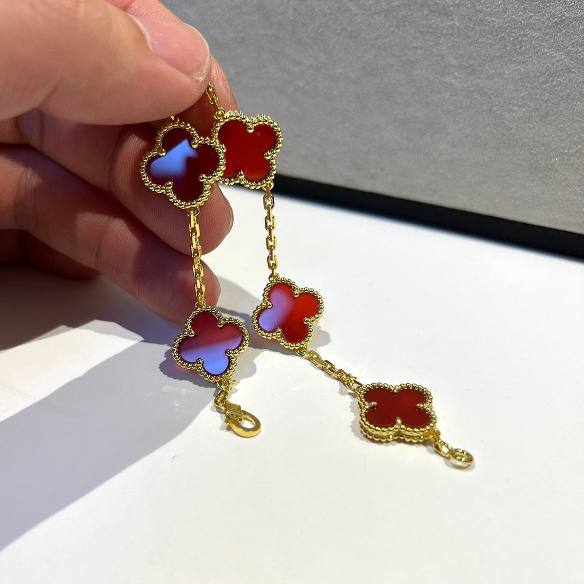 [baslovejewels]CLOVER 5 MOTIFS RED AGATE  BRACELET