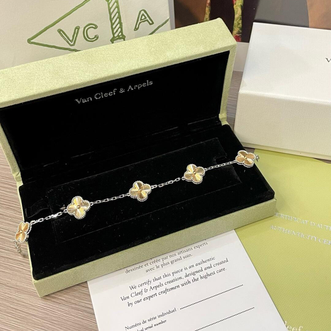 [baslovejewels]CLOVER  5 MOTIFS  CHRISTMAS LIMITED EDITION BRACELET